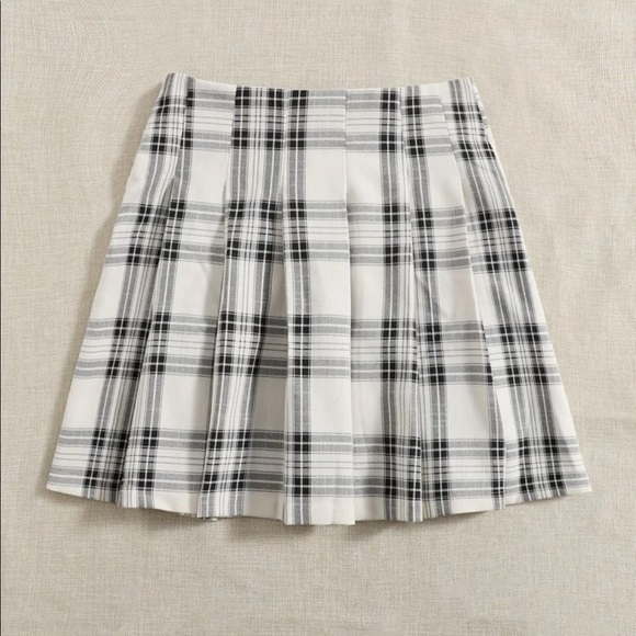 Skirt - Picture 2 of 6